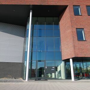 architect bedrijfspand kantoor Novetec Alblasserdam Brand I BBA Architecten