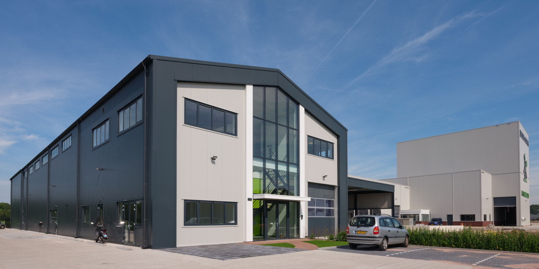 architect fabriek productiehal bedrijfspand kantoor Werkendam Brand I BBA Architecten